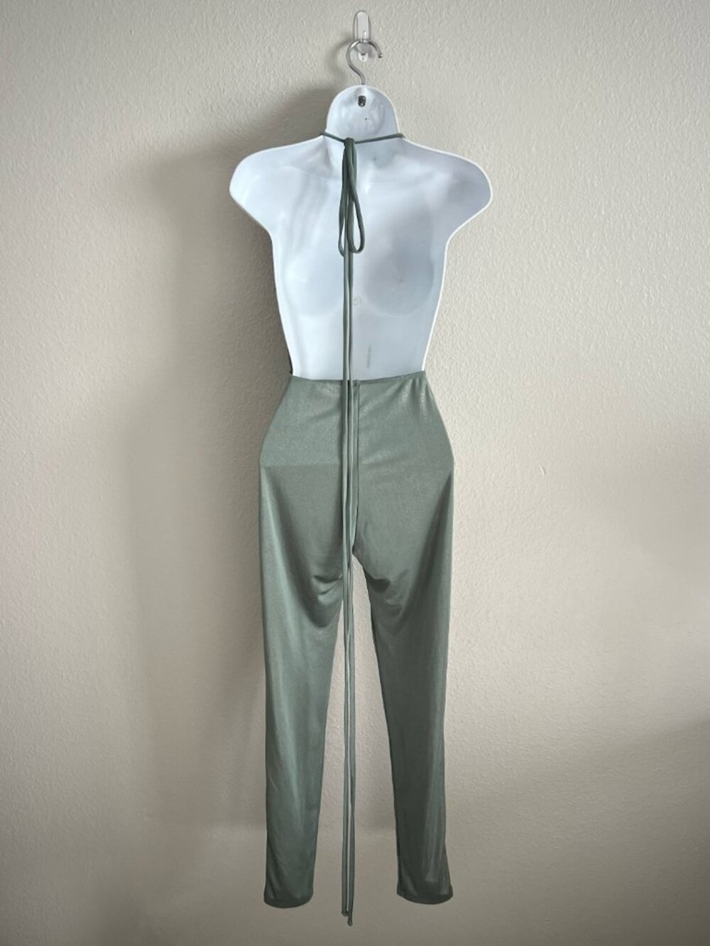 Y2K V-Neck Shimmer Halter Neck Tie Back Jumpsuit Disco Mermaid Skinny Leg Sz XS - Picture 2 of 4